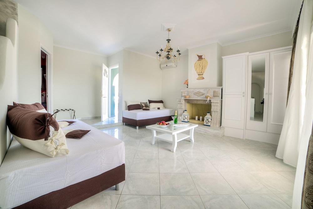 Pantheon Hotel Agios Georgios  Экстерьер фото