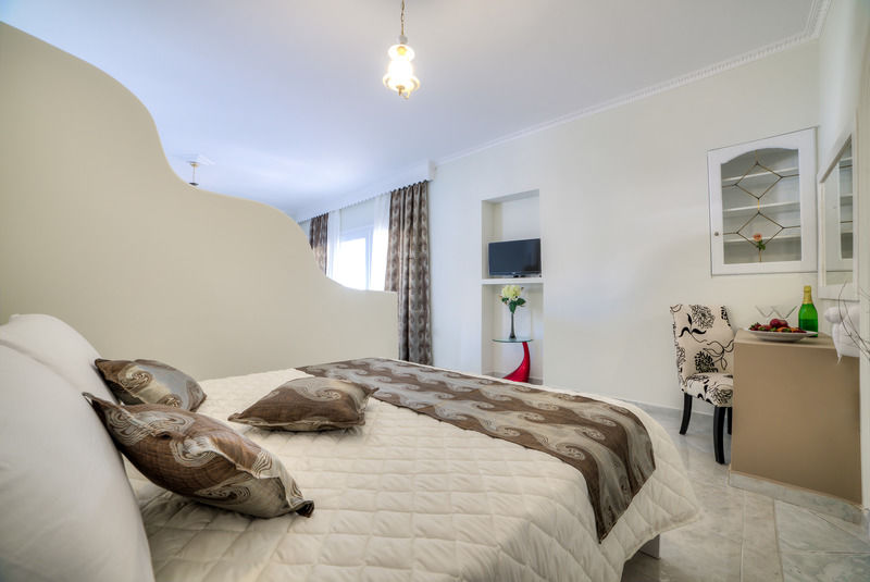 Pantheon Hotel Agios Georgios  Экстерьер фото