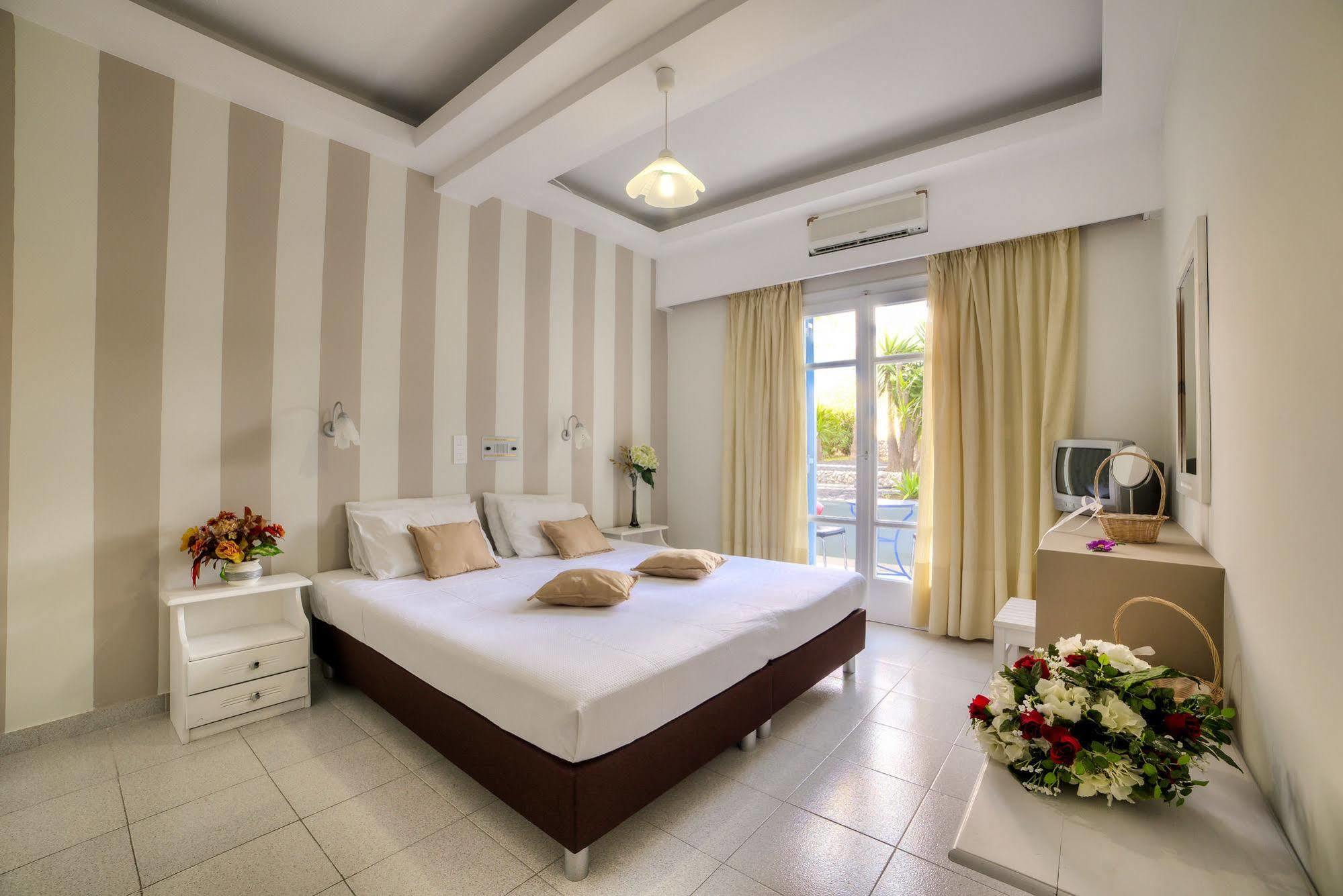 Pantheon Hotel Agios Georgios  Экстерьер фото