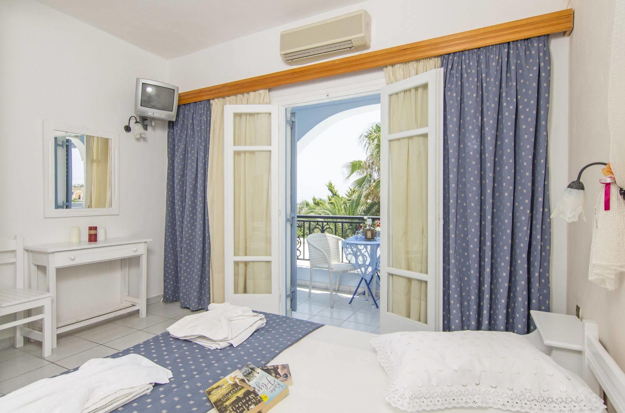 Pantheon Hotel Agios Georgios  Экстерьер фото