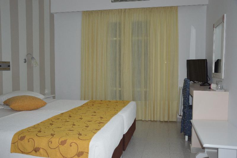 Pantheon Hotel Agios Georgios  Экстерьер фото